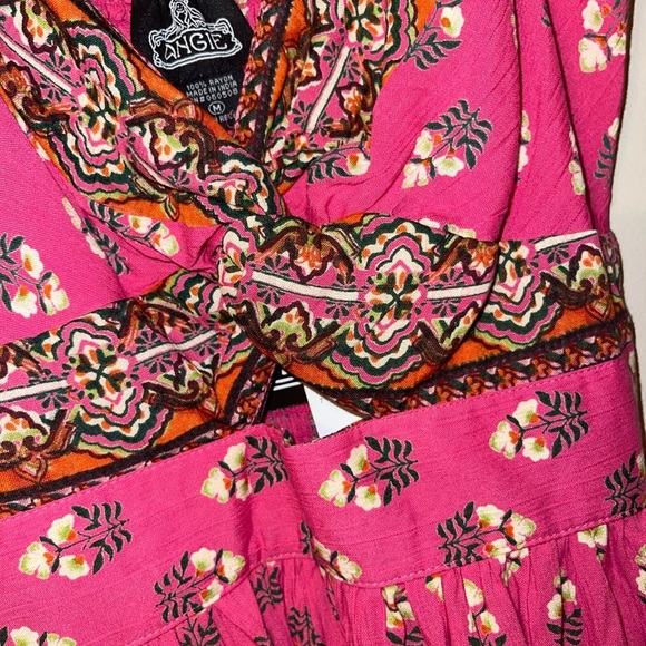 Angie Sleeveless V-Neck Knot Front Keyhole Boho Border Print Top M - Picture 3 of 6